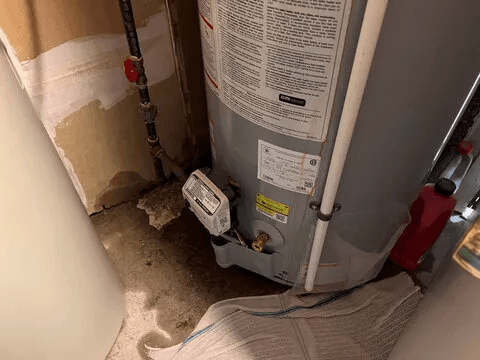 Hot water tank